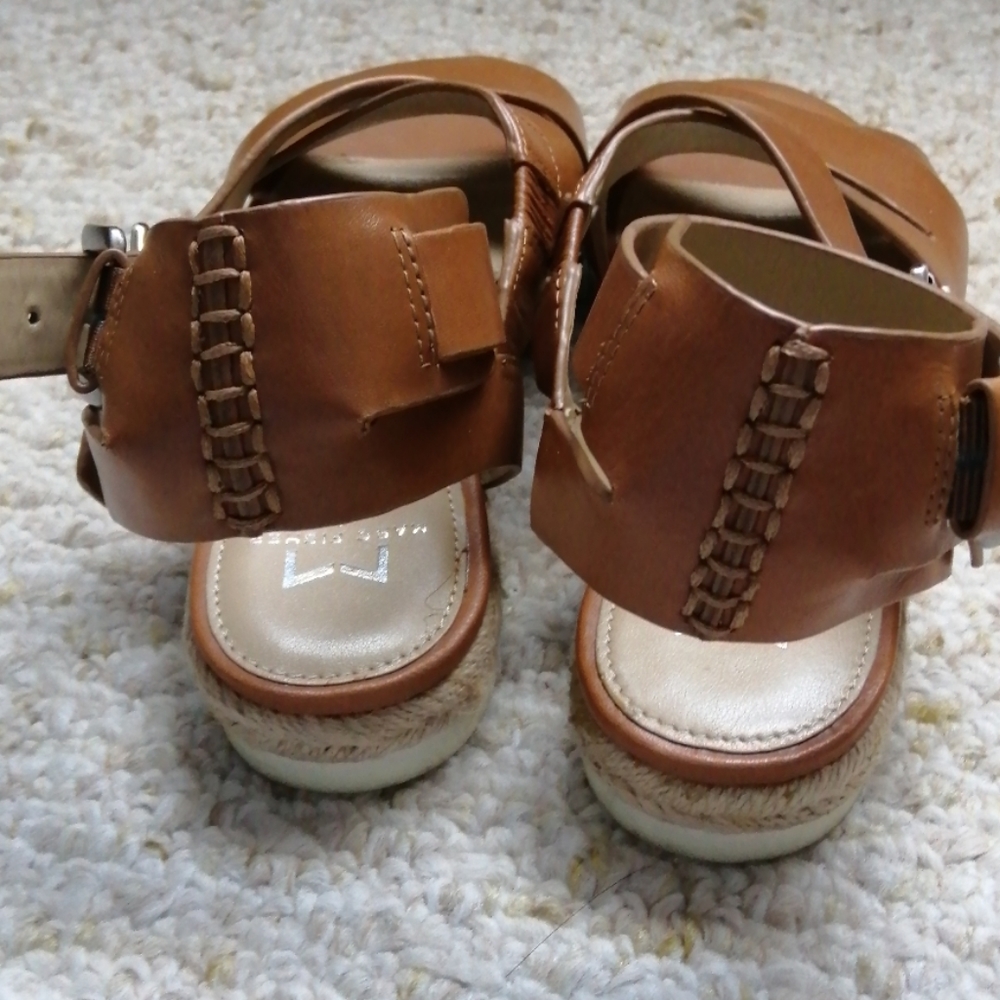 Sandal - Picture 3 of 5